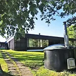 Finlandia Isovalkeinen 3*