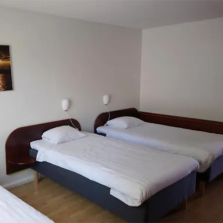 Finlandia Isovalkeinen מלון 3*