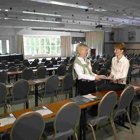 Finlandia Isovalkeinen מלון