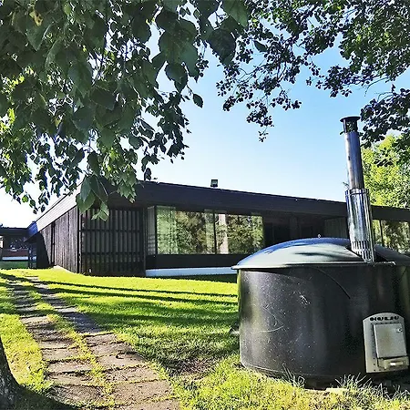 Finlandia Isovalkeinen 3*