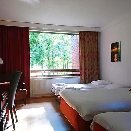 Finlandia Isovalkeinen 3*